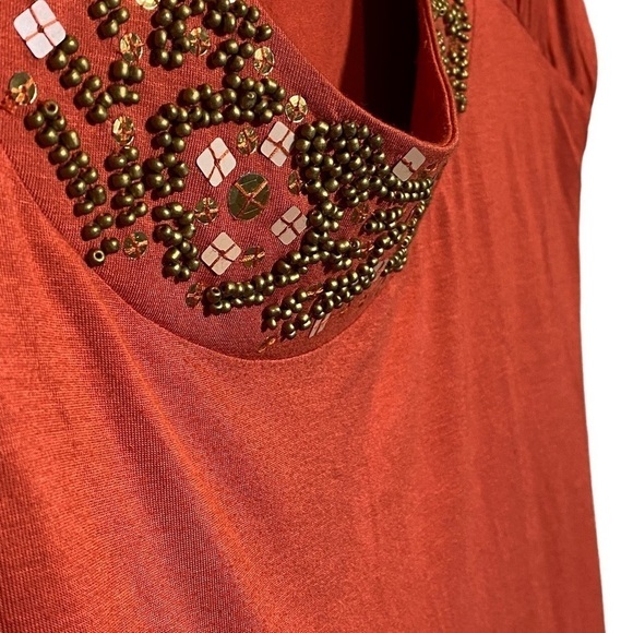 Willi Smith women's size medium rust colored scoop neck embellished top - Picture 2 of 5